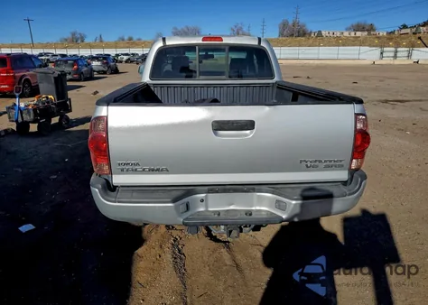 2006 Toyota Tacoma Prerunner Access Cab z USA, uszkodzony, nr VIN 5TETU62N66Z184477